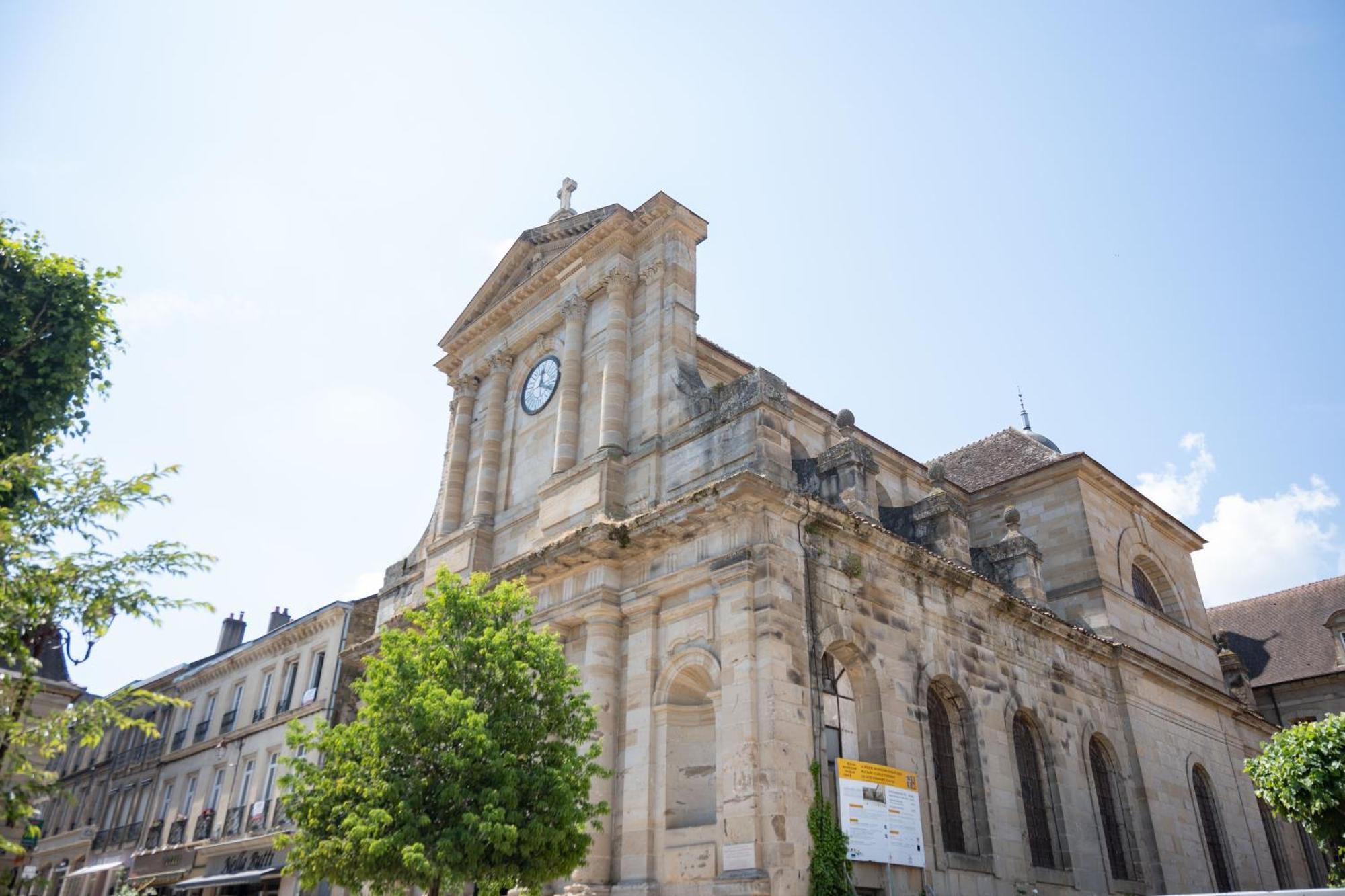 Hotel Le Terminus Et Son Restaurant Cote A Cote Autun Exterior photo